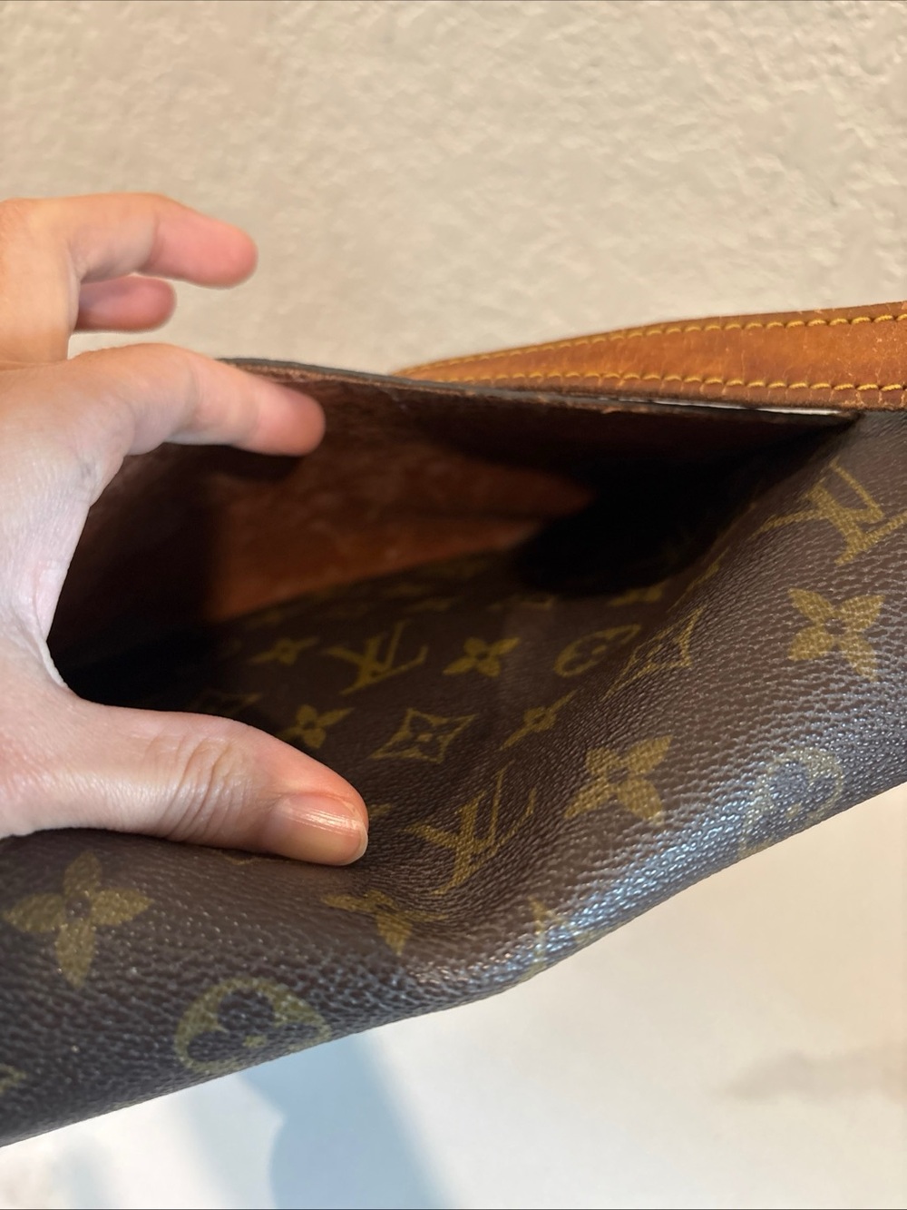 Louis Vuitton GM Saint Cloud Brown Monogram Crossbody Bag - Picture 10 of 16